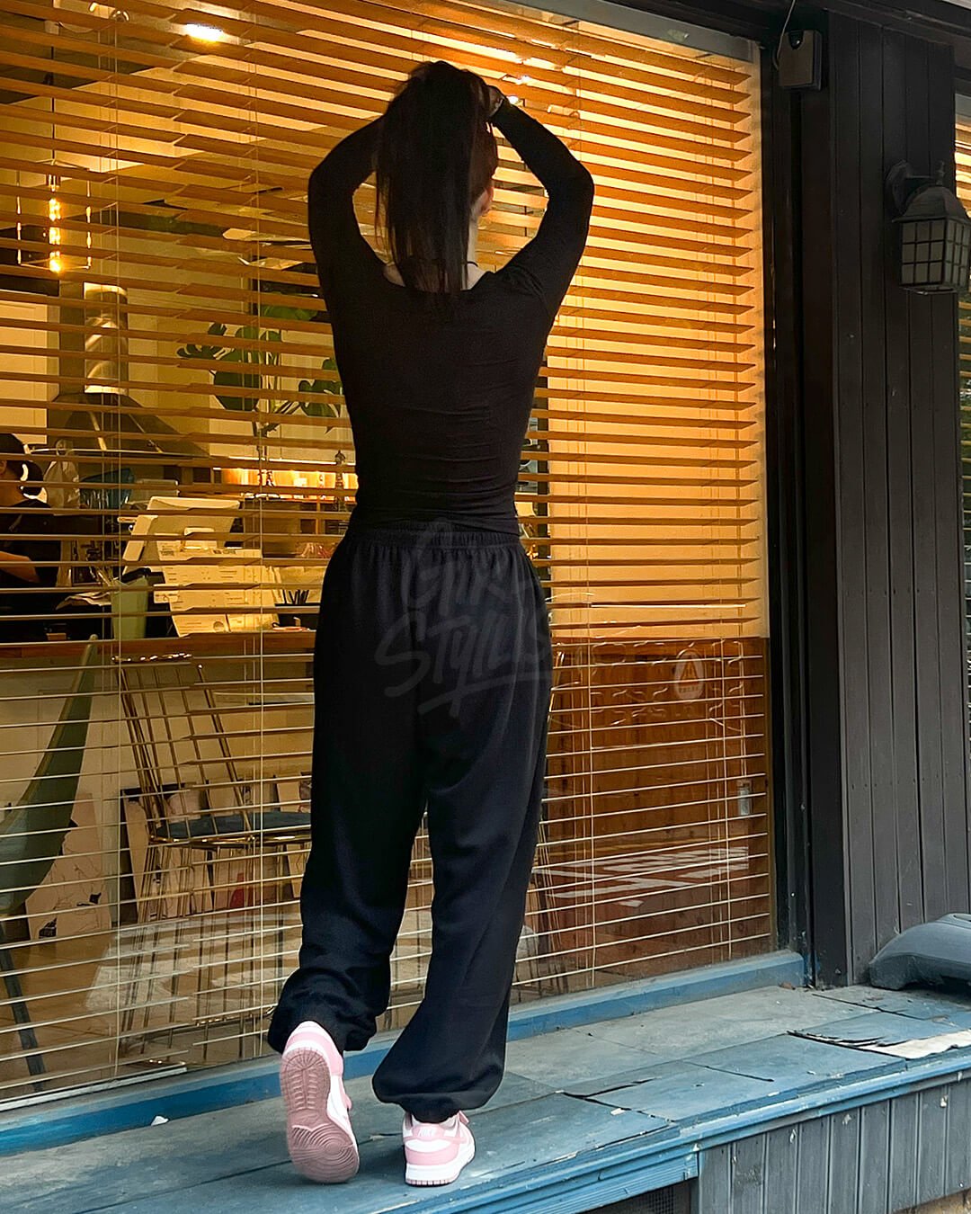 Vintage Chain Graphic Wide-Leg Jogger Pants