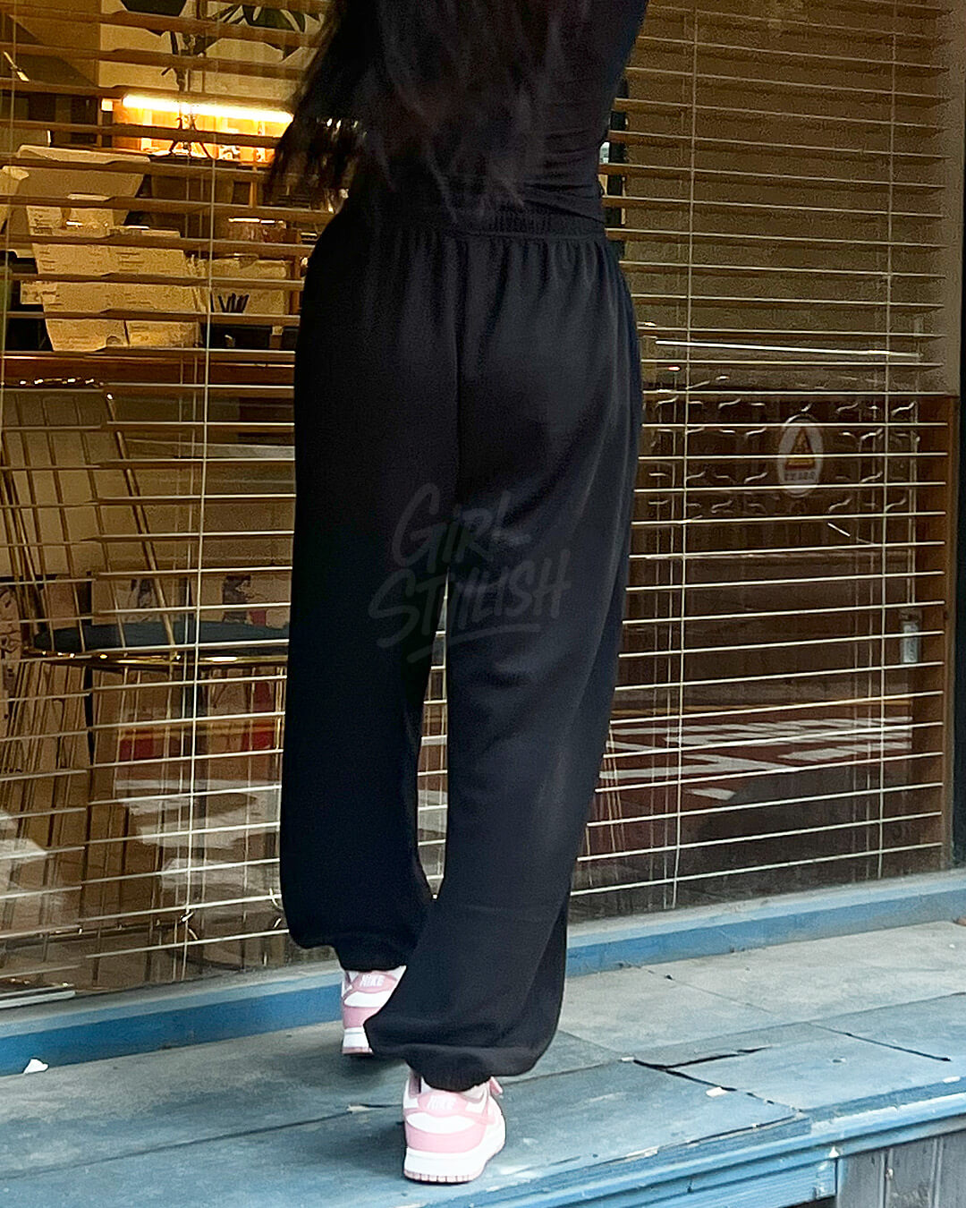 Vintage Chain Graphic Wide-Leg Jogger Pants
