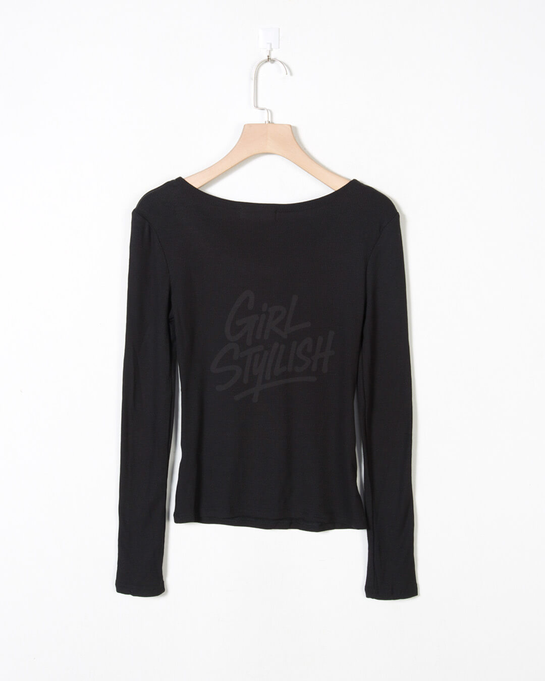 Gothic Lettering Slim-Fit U-Neck Long-Sleeve T-Shirt