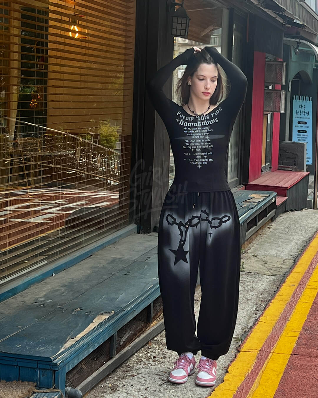 Vintage Chain Graphic Wide-Leg Jogger Pants