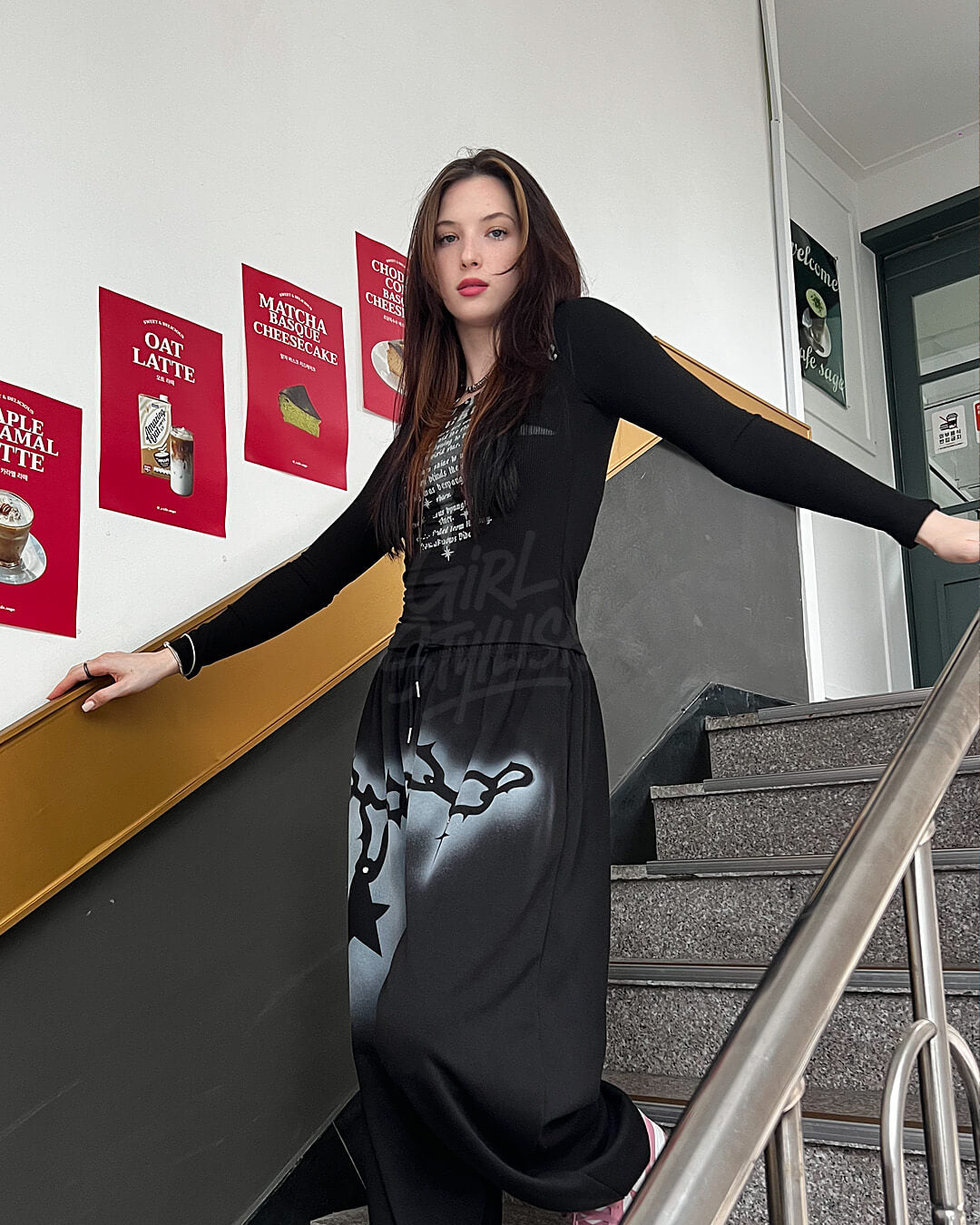 Vintage Chain Graphic Wide-Leg Jogger Pants