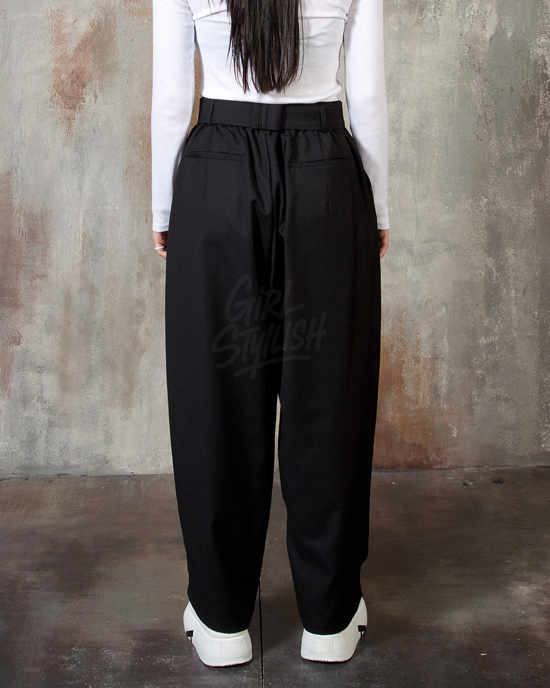 Belted Two-Tuck Wide-Leg Balloon Pants