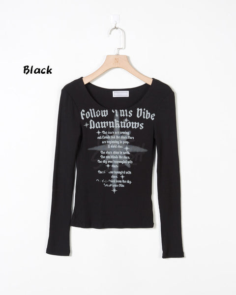 Gothic Lettering Slim-Fit U-Neck Long-Sleeve T-Shirt