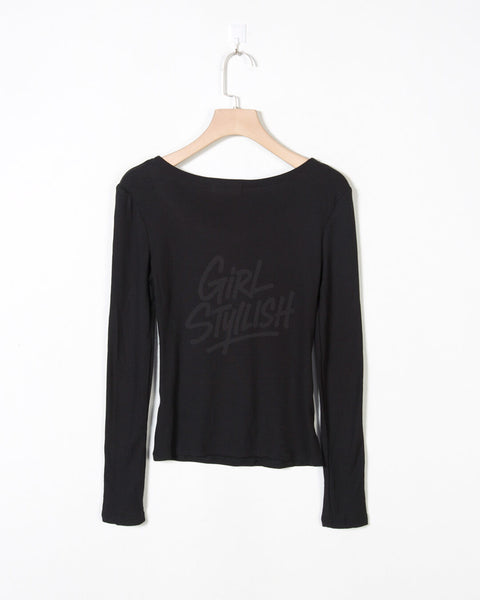 Gothic Lettering Slim-Fit U-Neck Long-Sleeve T-Shirt