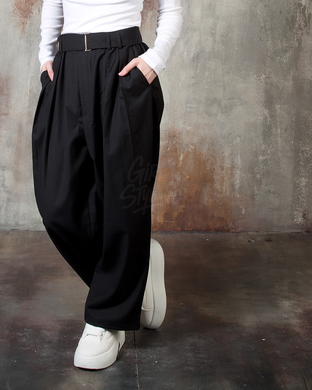 Belted Two-Tuck Wide-Leg Balloon Pants