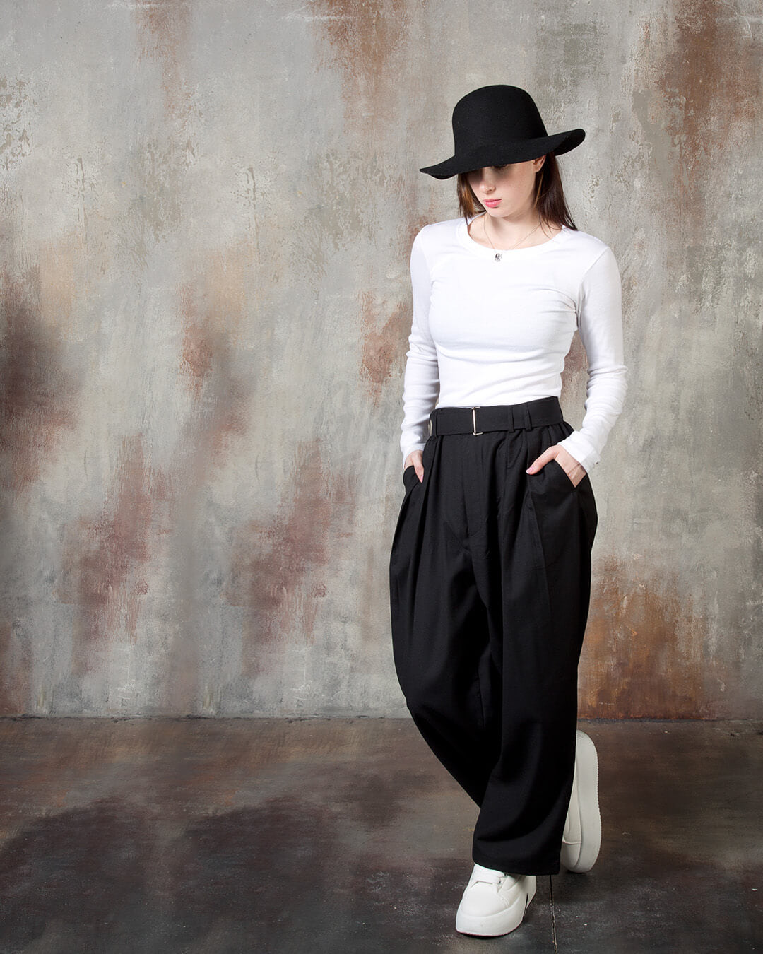 Belted Two-Tuck Wide-Leg Balloon Pants