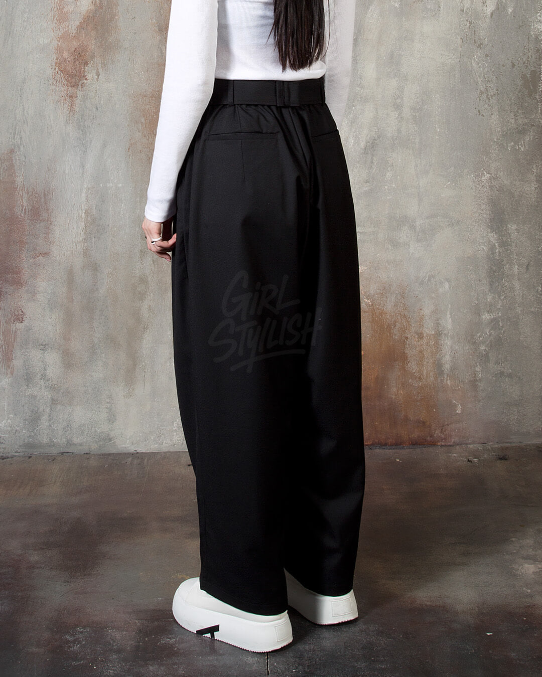 Belted Two-Tuck Wide-Leg Balloon Pants